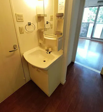 【洗面所】 | ＡＵＢＥ | 脱衣スペースもあります