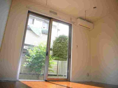 【居間・リビング】 | ＡＵＢＥ | こちらのリビングで趣味の時間をお楽しみください