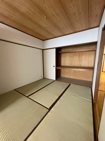 メゾン茨木西駅前の和室