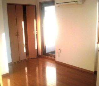 【居間・リビング】 | ピースフルコート菊川 | 居間です