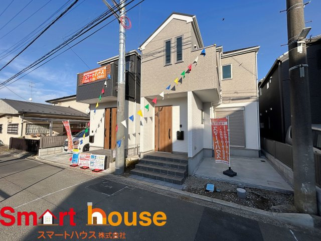 座間市緑ヶ丘　新築2棟の前面道路含む現地写真|オシャレな外観は、人の目を引くだけではなく自慢したくなりますね！植木を置いたりアレンジは、自由です。自分の好みに仕上げましょう♪