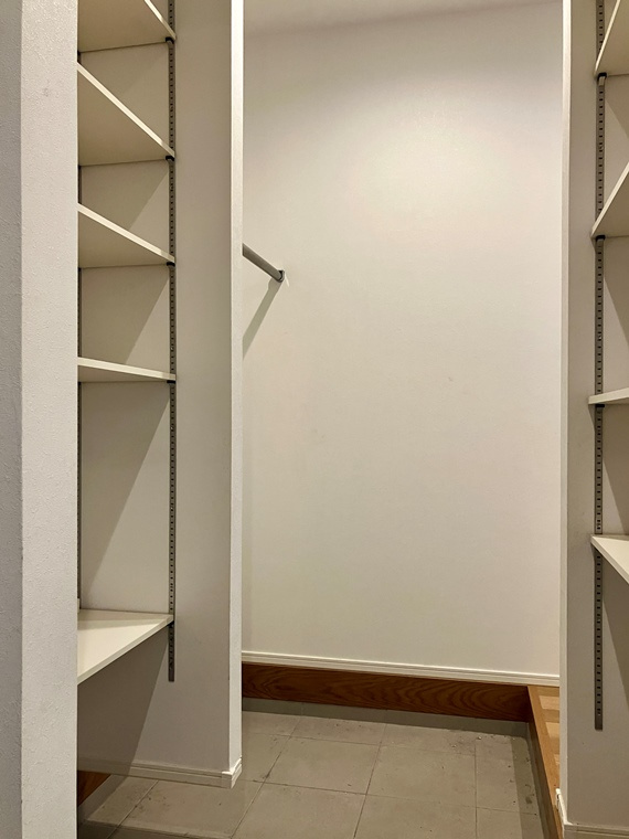 根岸戸建の収納