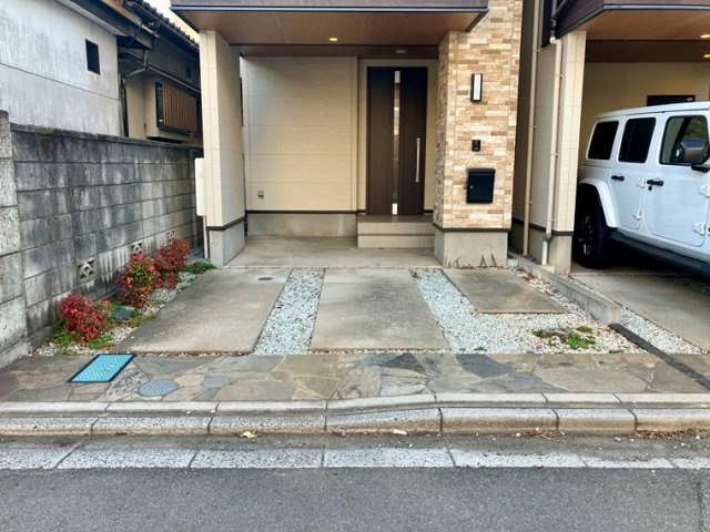 根岸戸建の駐車場