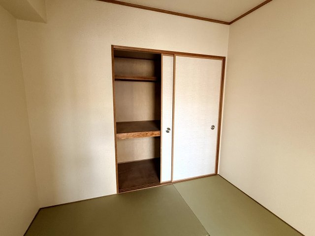 ベネフィス鴨池Iの和室