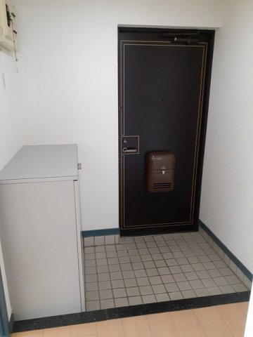 ロイヤルタウンの玄関