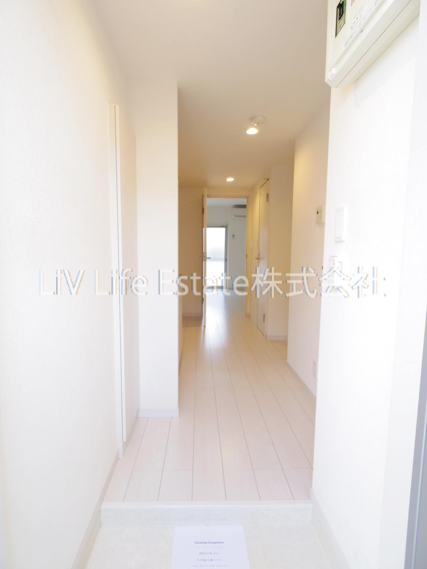 小平市学園西町２丁目のアパートの玄関