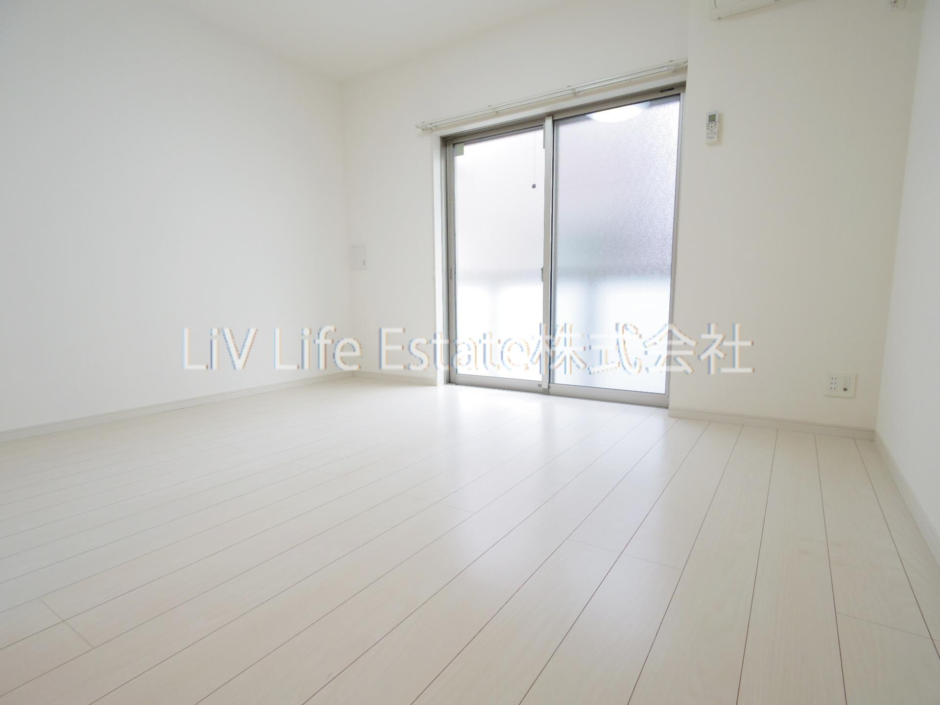 小平市学園西町２丁目のアパートの居間・リビング