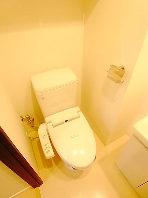 エコロジー都立大学レジデンスのトイレ|清潔感のあるトイレです