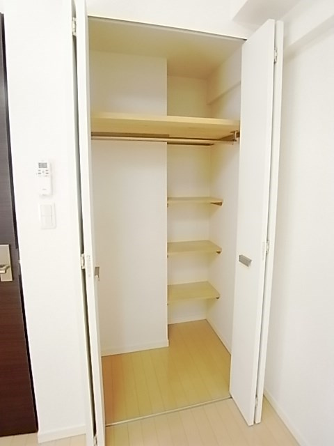 エコロジー都立大学レジデンスの収納|便利な収納スペースです