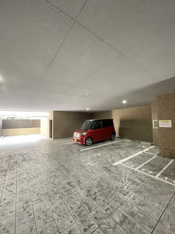 ヴィラージュ天神の駐車場