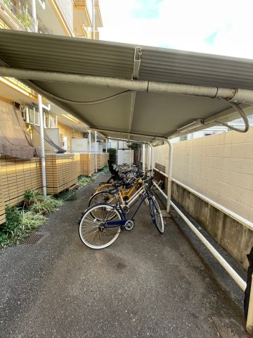 エクセレント浄水 の駐車場