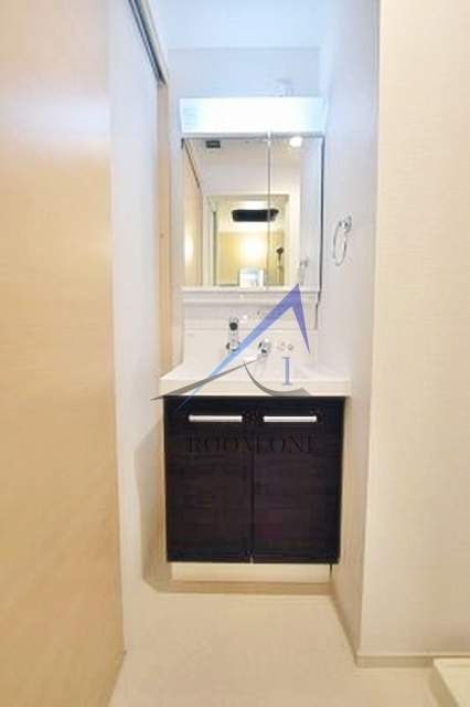 サン　ガーデンの洗面所|洗面台です。