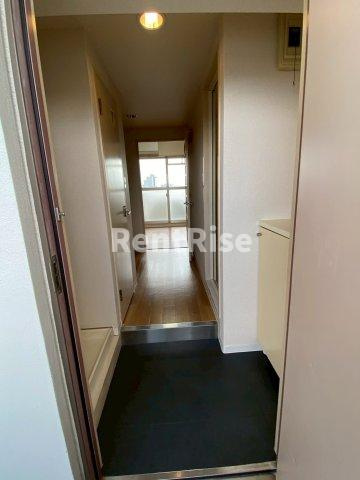 セジュール栄の玄関