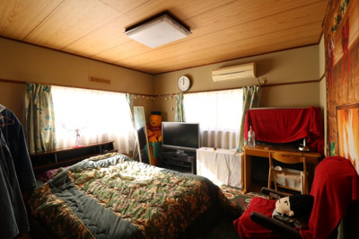【洋室】 | 筑西市茂田4LDK中古住宅 | 明るい洋室です