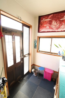 【玄関】 | 筑西市茂田4LDK中古住宅 | 落ち着いた玄関です