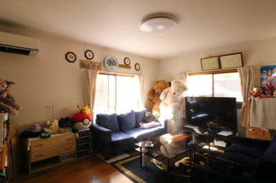 【居間・リビング】 | 筑西市茂田4LDK中古住宅 | 使いやすい居間です