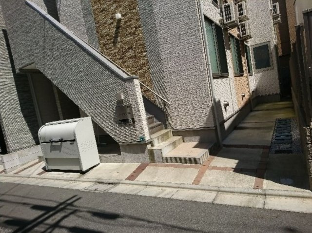 ソレイユ南長崎(ソレイユミナミナガサキ)のエントランス