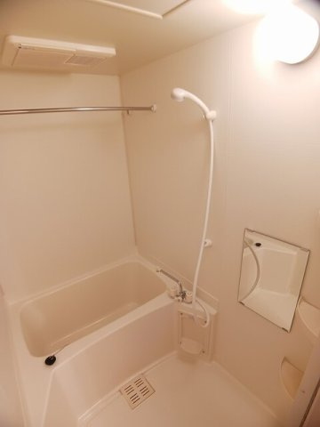 ノーブル飛鳥Ａの浴室