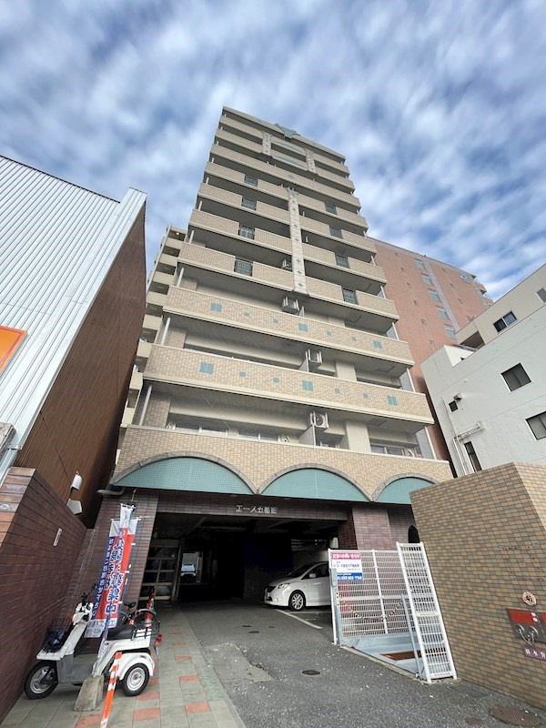 エース五番館の外観