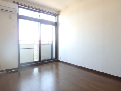 【居間・リビング】 | シティハイムケント | ゆったりとしたリビングです