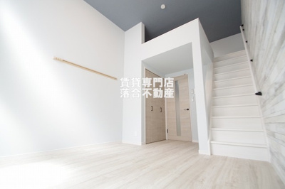 【洋室】 | イディアス橋本壱番館 | 清潔感のあるお部屋