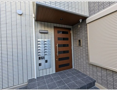 【エントランス】 | TRICERA Court