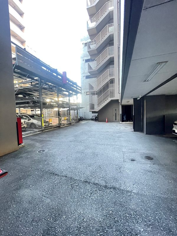 エステムプラザ博多駅南の駐車場