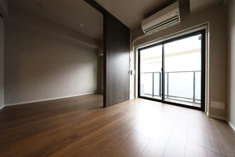 レジデンス桜新町ガーデン　フリーレント　ペット相談　メゾネットの居間・リビング