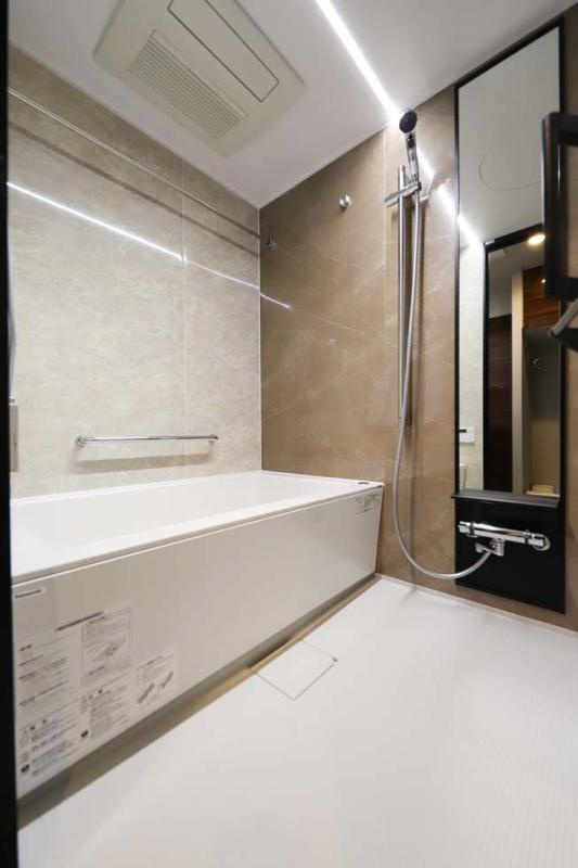 レジデンス桜新町ガーデン　フリーレント　ペット相談　メゾネットの浴室