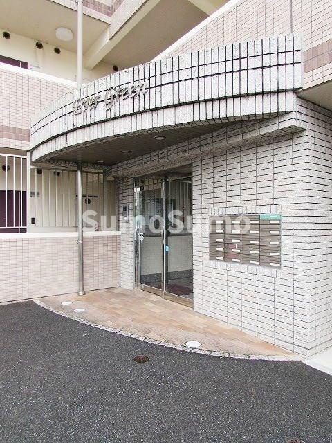 エバー　グリーンのエントランス