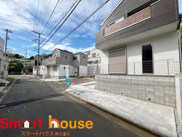 藤沢市善行坂　全3棟の外観|オシャレな外観は、人の目を引くだけではなく自慢したくなりますね！植木を置いたりアレンジは、自由です。自分の好みに仕上げましょう♪