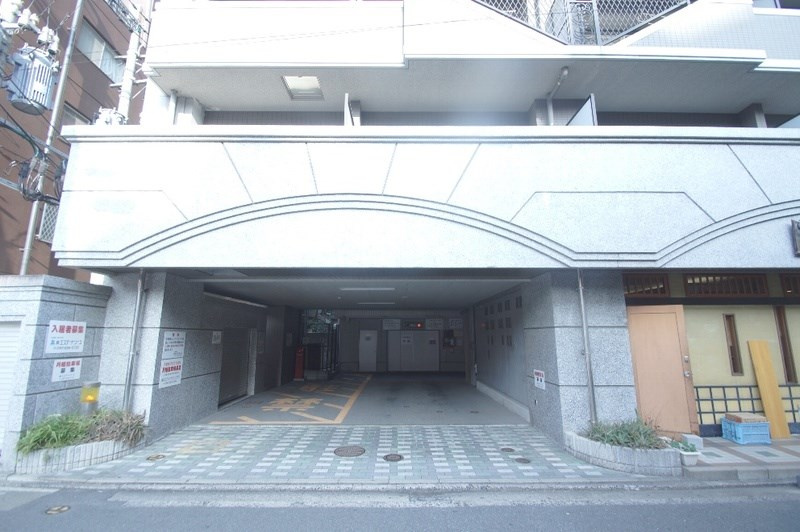 エステートモア・警固本通りの駐車場