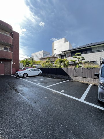 エスポワールの駐車場