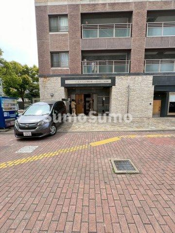 エフパルク県庁前のエントランス