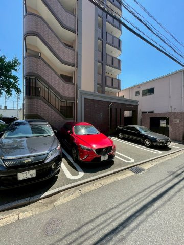 エスポワール那の川の駐車場