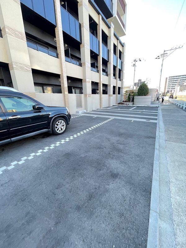 エルグランド吉塚の駐車場