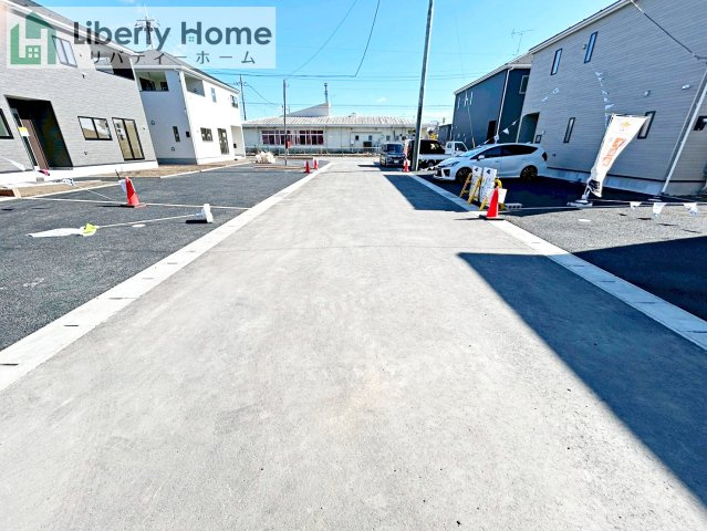 常陸大宮市姥賀町第3　新築戸建　6号棟の前面道路含む現地写真