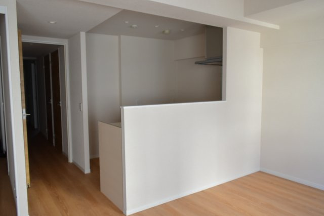 多摩市関戸１丁目の中古マンションの居間・リビング