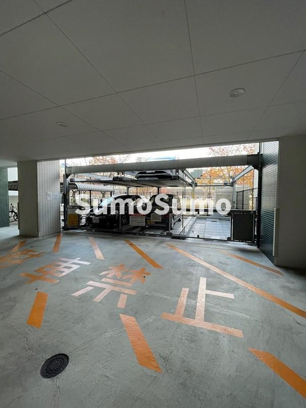 エンクレスト博多Belleの駐車場