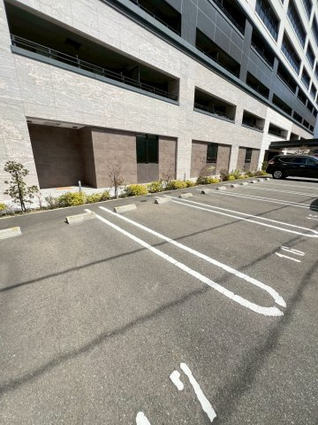 エンクレスト博多EAST PARKの駐車場