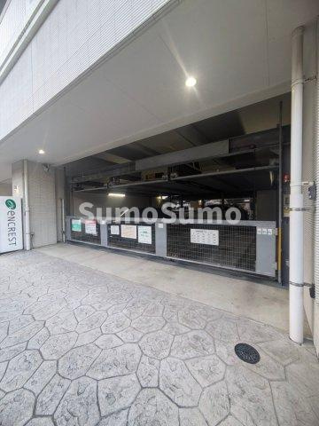 エンクレストNEO博多駅南の駐車場