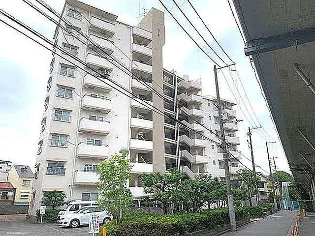 コスモ萱島の外観|新しい生活にいかがでしょうか？外観はお住まいの顔になります。こだわりたいポイントですね。水回りリフォームやリノベーションも承ってます。
■現地見学・資金計画相談・住宅ローン相談もお問合せ受付中■