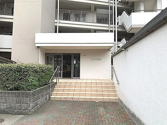 コスモ萱島のエントランス|■物件内覧・資金計画相談・住宅ローン相談、リフォーム相談、お問合せ受付中■
※当日・翌日のご内覧、ご相談はお電話でのお問合せがスムーズです！