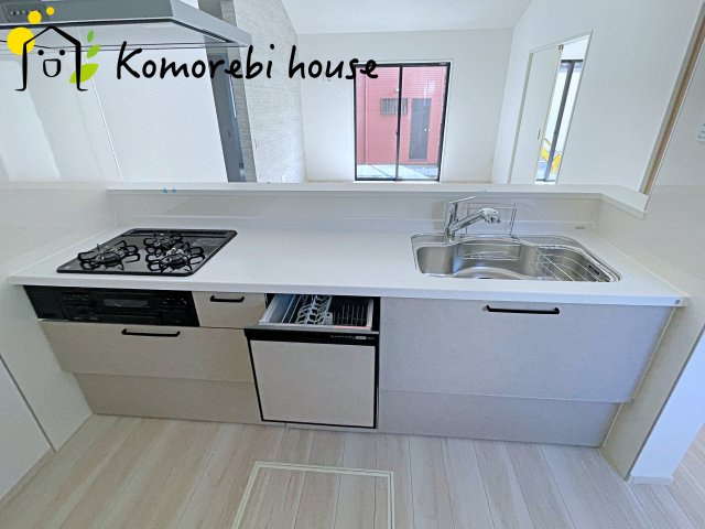 鴻巣市宮前　9期　新築一戸建て　リガーレ　01のキッチン|コンパクトなキッチンで掃除もラクラク