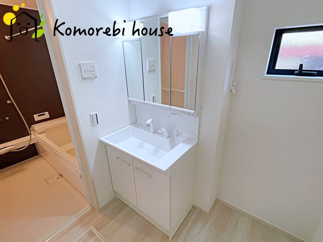 鴻巣市宮前　9期　新築一戸建て　リガーレ　01の独立洗面台|使いやすい独立洗面台です