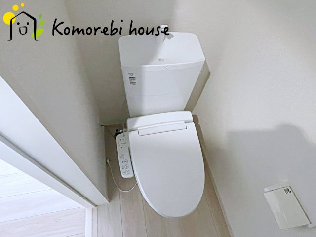 鴻巣市宮前　9期　新築一戸建て　リガーレ　01のトイレ|落ち着いた色調のトイレです