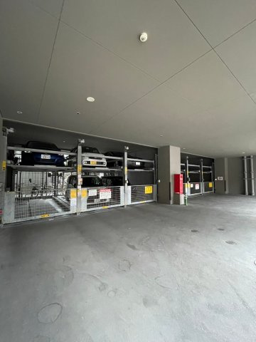 エンクレスト博多GATEの駐車場
