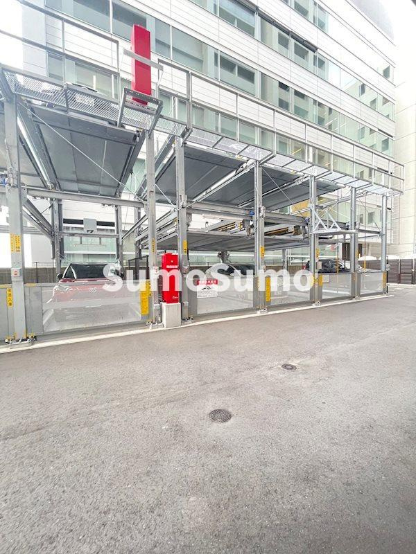 エンクレスト博多駅南FITの駐車場