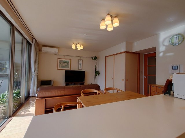 西東京市谷戸町２丁目の中古マンションの居間・リビング