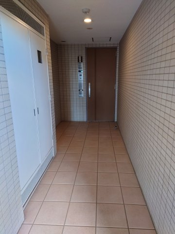 西東京市谷戸町２丁目の中古マンションの玄関